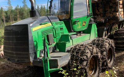 Forwarder John Deere 1110 G