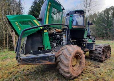 John Deere 1070 E