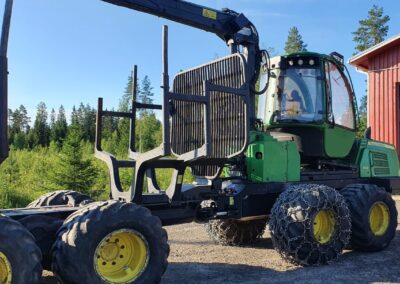 John Deere 810 E